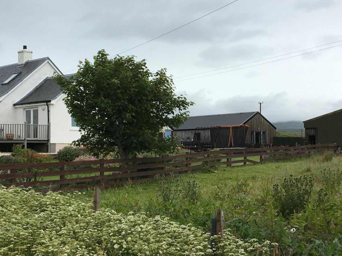 40 Bernisdale - The Sabhal Villa Skeabost Bagian luar foto